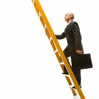 Commencer salarié pour devenir franchisé ?