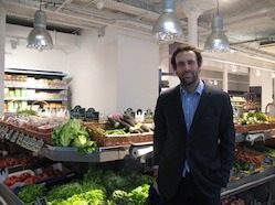 Gros plan sur Arthur de Fouquières qui ouvre sa seconde franchise alimentaire de proximité sur Paris