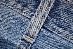 Le denim : Un tissu sous toutes les coutures de la mode