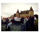 Cette franchise de vente de vins s&rsquo;agrandit, joue les vendangeurs et les pères Noël