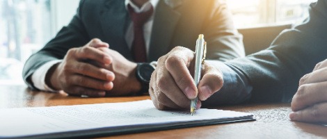 La clause intuitu personae dans un contrat de franchise