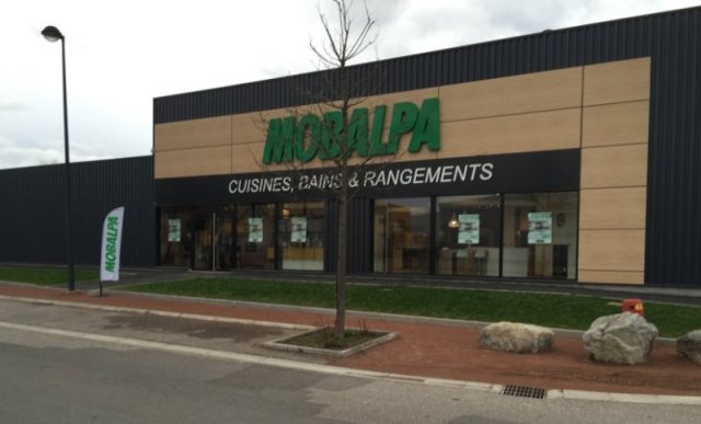 Extérieur magasin Mobalpa de Savigneux