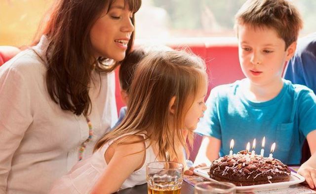 La possibilité de fêter l'anniversaire de son enfant en restaurant