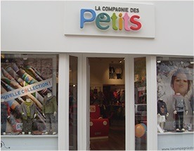 2015: Le réseau compte 125 magasins en Europe dont près de 50 % de franchisés/affiliés