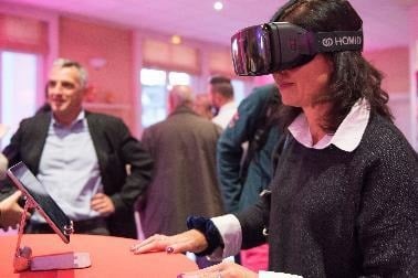 Visite virtuelle des maisons grâce à des lunettes de réalité virtuelle