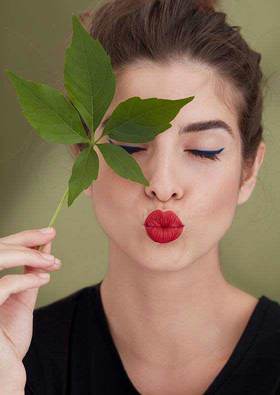 La franchise Yves Rocher communique sur ses nouveautés