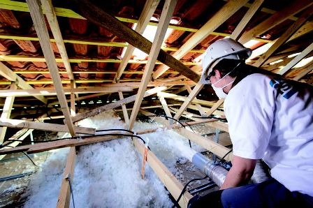 ISOcomble privilégie l'isolation par soufflage