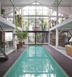 La franchise Espaces Atypiques met en lumière vingt lieux d&rsquo;exception dans son ouvrage – Vivre autrement