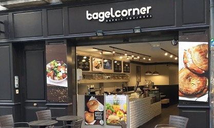 La franchise Bagel Corner ouvre un restaurant et une école de formati