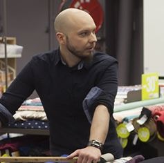 Le métier de vendeur chez Mondial Tissus : Un ambassadeur aux multiples facettes !