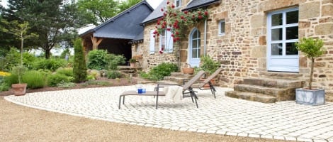 Daniel Moquet lance sa solution Alvéostar®contre les mauvaises herbes