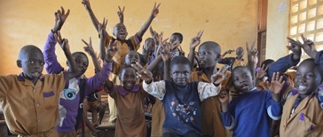 La franchise Bureau Vallée soutient la démarche de Plan International France