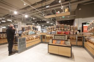 Monoprix lance son foodcourt à Cap 3000 Saint-Laurent du Var