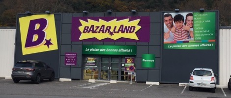 Le franchisé Bazarland, Marc Bares, ouvre son magasin à Quillan