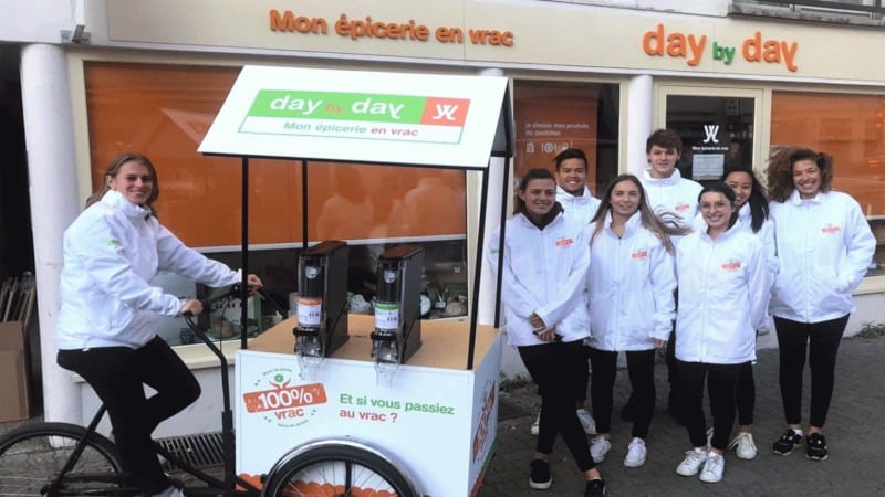 La franchise day by day organise la 1ère tournée 100 % vrac