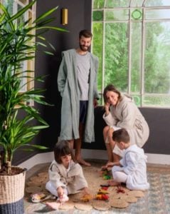 Carré Blanc présente sa collection de peignoirs en coton biologique