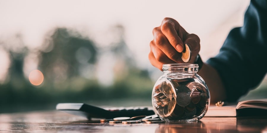 Quelles sont les redevances que le franchisé doit payer au franchiseur ?