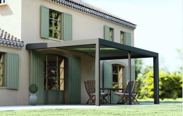 Rénoval développe l’offre de pergolas la plus complète du marché
