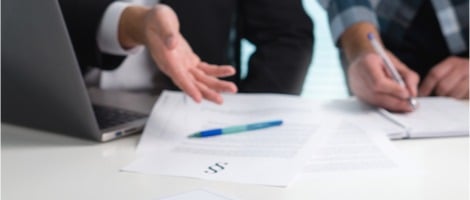 Qu&rsquo;est-ce que la clause intuitu personae dans un contrat de franchise ?