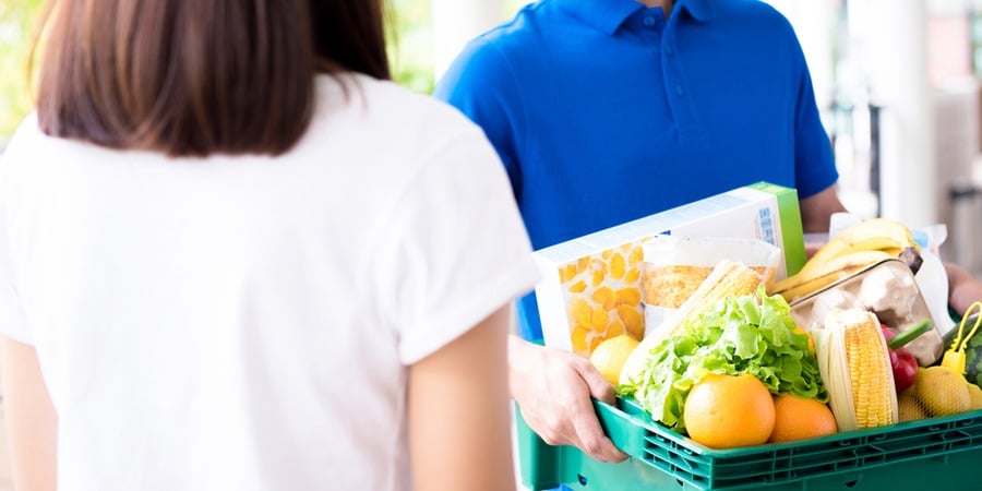 Le portage de repas à domicile : Avez-vous pensé à la franchise ?