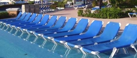 Focus sur la collection de chaises longues Grosfillex en vidéo