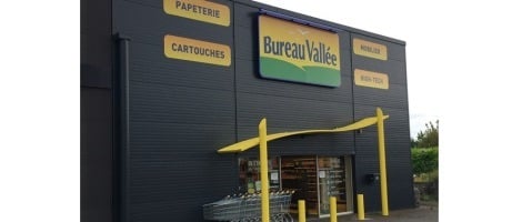 Après 15 ans dans le secteur bancaire, il ouvre sa franchise Bureau Vallée