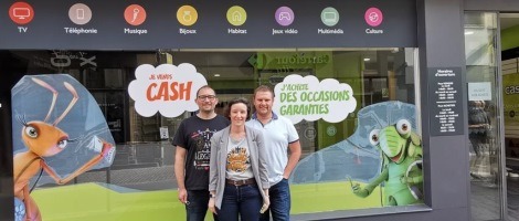 L’épouse d’un franchisé Cash Express ouvre à son tour son magasin