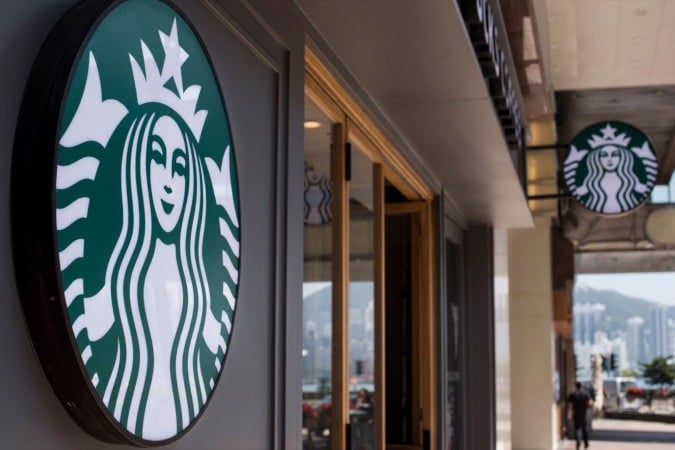 Le réseau Starbucks mise davantage sur son café à emporter