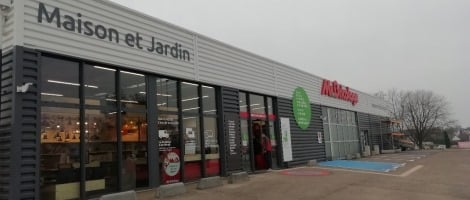 Deux frères ouvrent leur magasin Mr. Bricolage à Franqueville-Saint-Pierre