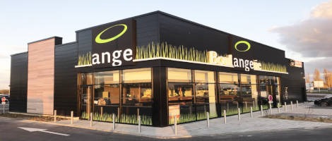 L’enseigne Ange présente Manon 22 ans, boulangère et fière de l’être