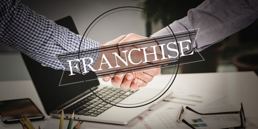 Que peut-on négocier dans un contrat de franchise ?