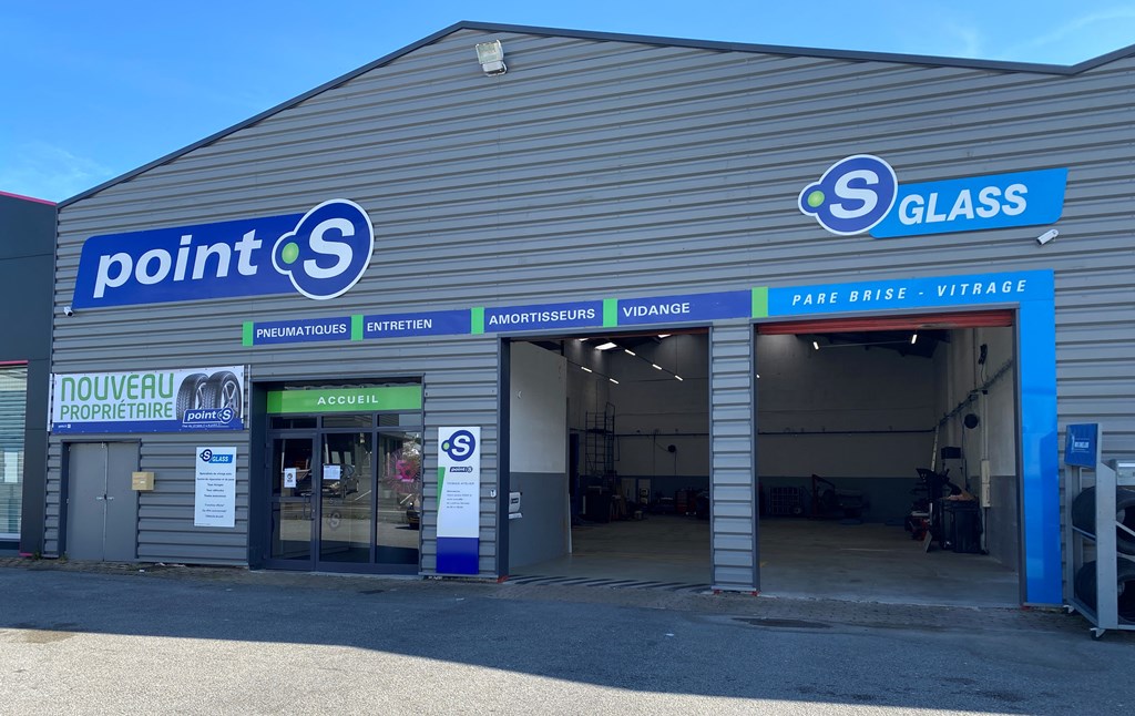 Point S ouvre une nouvelle baie S Glass à Coignières dans les Yvelines