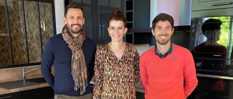 Il rejoint le réseau Envia Cuisines et ouvre un magasin dans sa ville natale