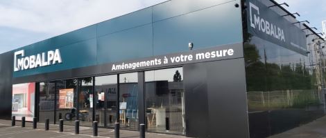 Plusieurs magasins du réseau Mobalpa mettent leur façade à jour