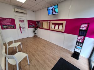 Intérieur agence du réseau CABETE Façades