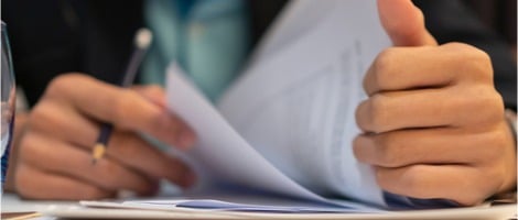 Que devient le droit d&rsquo;entrée lors du renouvellement du contrat de franchise ?