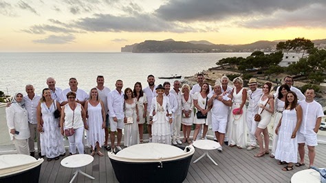 Direction Majorque pour le réseau Envia Cuisines