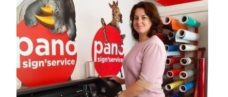 Souhaitant élargir l’offre de leur activité, ils rejoignent le réseau Pano Sign&rsquo;Service