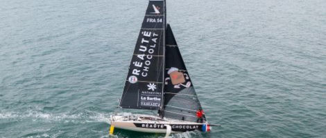 Le réseau Réauté Chocolat sponsorise le skipper Lomano Takasi