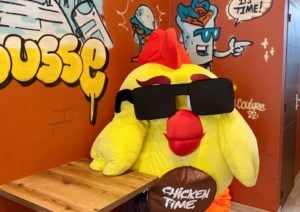 Mascotte Chicken Time