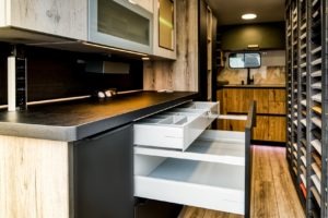 Intérieur camion magasin Cuisines Venidom