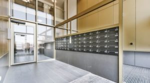 Couloir immeuble, Planète Gardiens