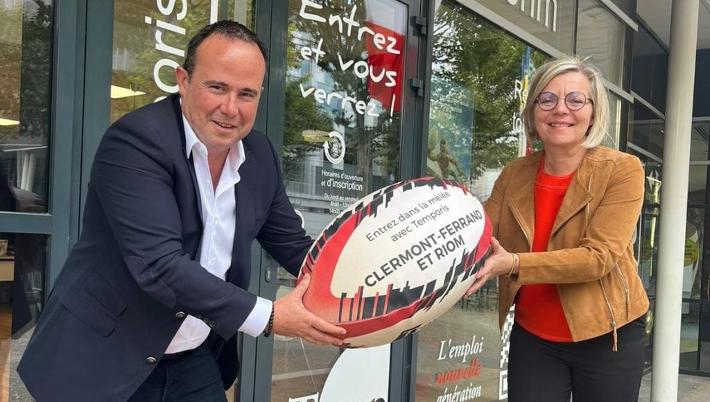 Patrick Blazy et Geneviève Monnet devant l’agence Temporis Clermont-Ferrand