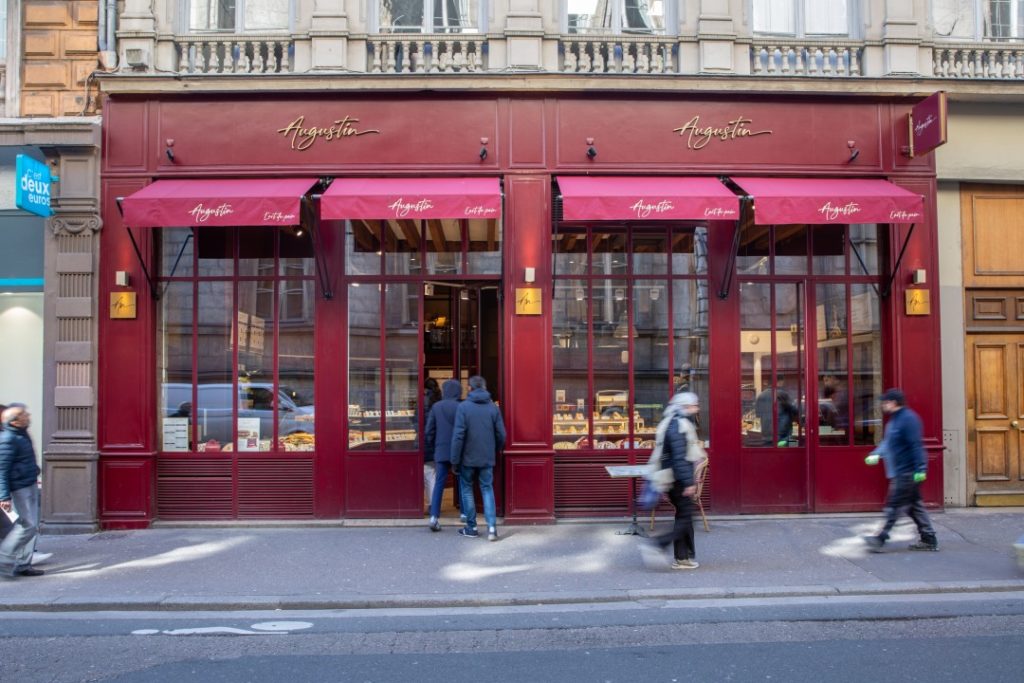 Devanture magasin Augustin