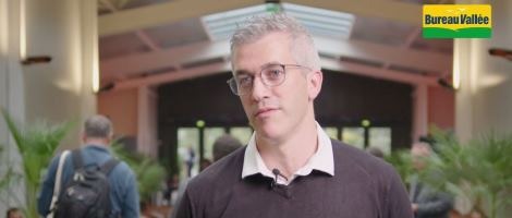 Interview d&rsquo;Enric Lelong, franchisé Bureau Vallée depuis 2022