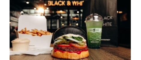 La franchise Black & White Burger s&rsquo;associe à l&rsquo;UFC