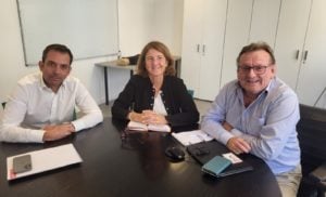 De gauche à droite : Christophe Castaings, Directeur général du Groupe ViaSphère, Claire Lanneau, Présidente du Groupe BabychouServices – Bonjour Services – Family Sphère et Christian Lehr, Président du Groupe ViaSphère.