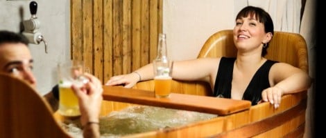 Franchise Taaka Beer Spa : Plongez dans l&rsquo;aventure avec le premier spa à la bière français