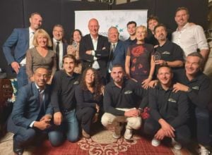 L’équipe Guy Hoquet l’Immobilier, entourée de l’équipe de la Fédération Française de la Franchise et des autres lauréats français des European Franchise Awards 2025