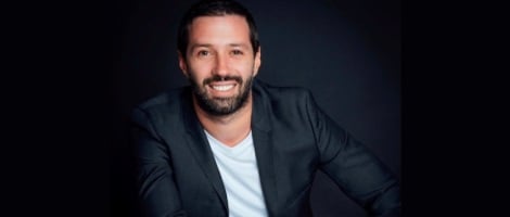 Surface Coach lève 1.5 million d’euros pour accélérer son développement en franchise